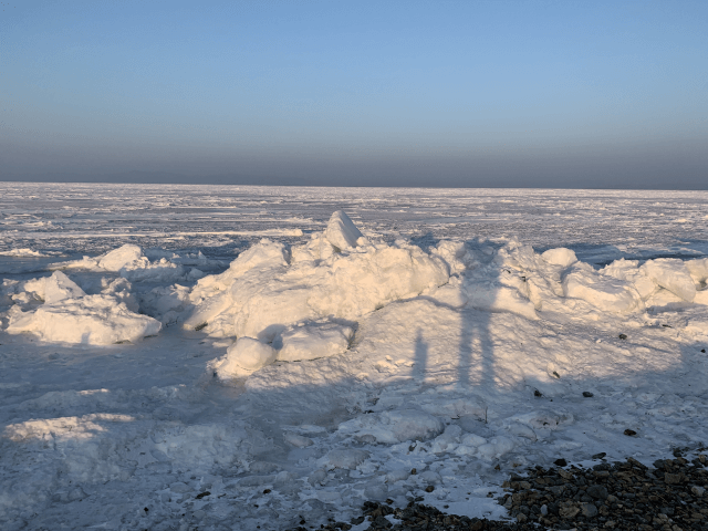 トカレフスキー灯台　氷